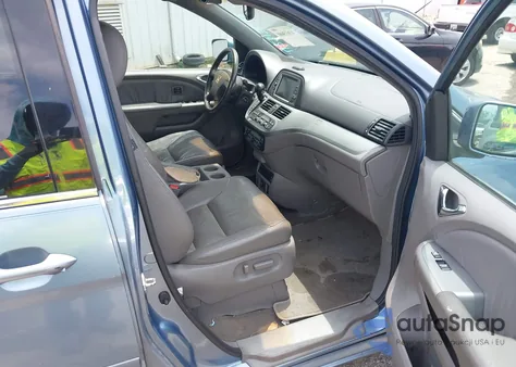 2008 Honda Odyssey Touring z USA, uszkodzony, nr VIN 5FNRL38868B078113